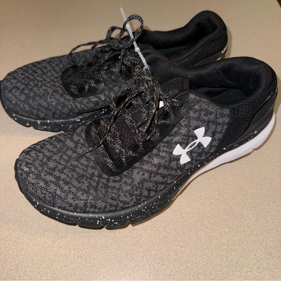 Under Armour women’s size 9 black shoes - Picture 3 of 7